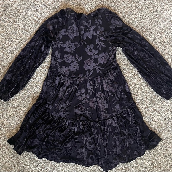 Taylor Black Velvet Burnout Minidress Size 2 V Neck Long Sleeve whimsigoth - Picture 5 of 7